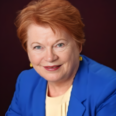 MICHELE NASH-HOFF-INBIZ_Latino